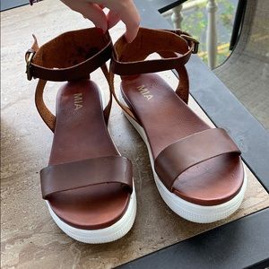 Mia small platform cognac sandals - worn once